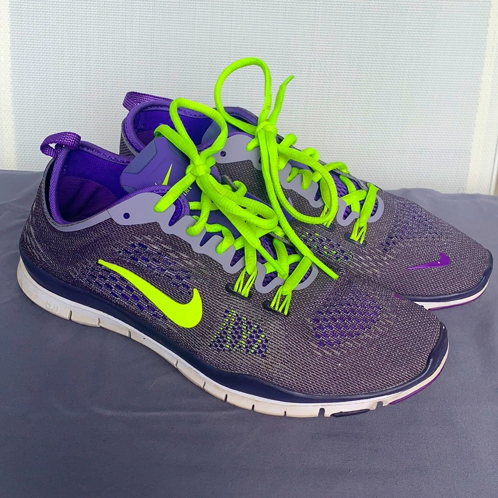 Nike Free Tennis Shoes sz 7